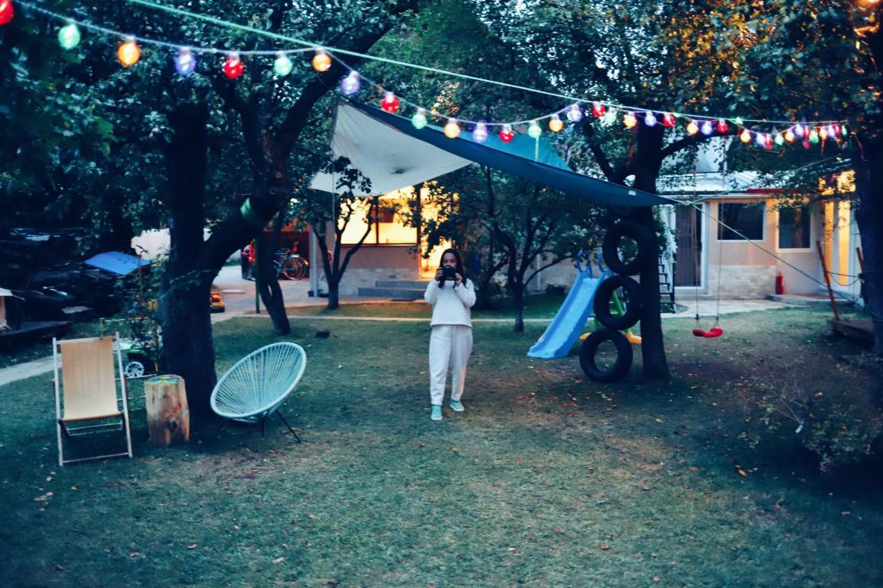 Dragonfly Gardens - The Wagons Hotel Braşov Buitenkant foto